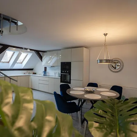 Glamour Ordona 5 * Neustettin